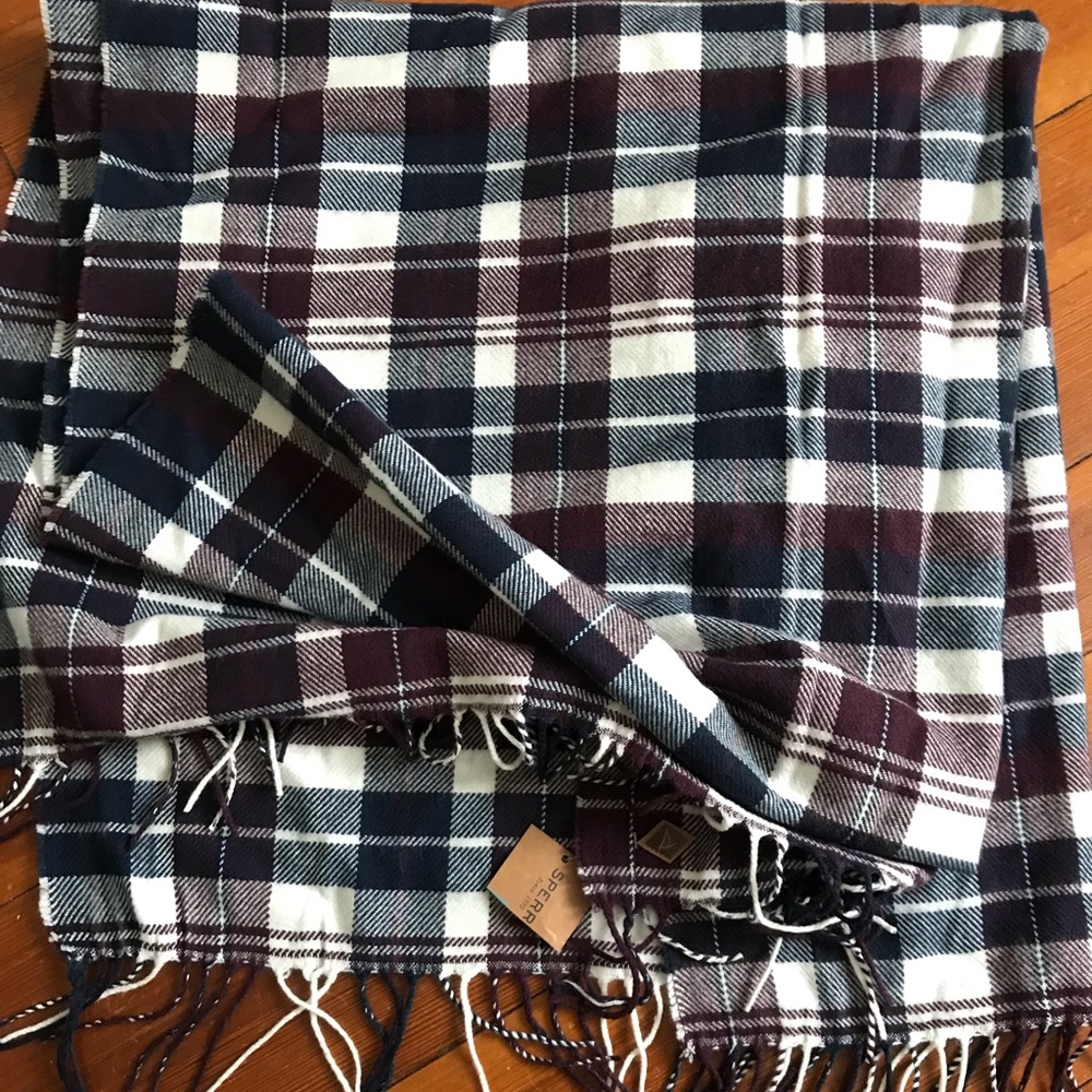 Sperry navy, white and purple scarf